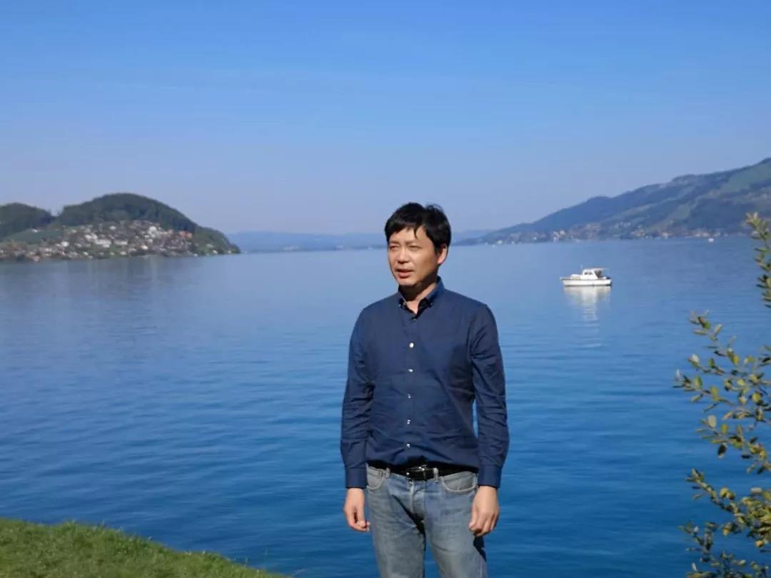 15747339424160166uvt.jpg 1.jpg